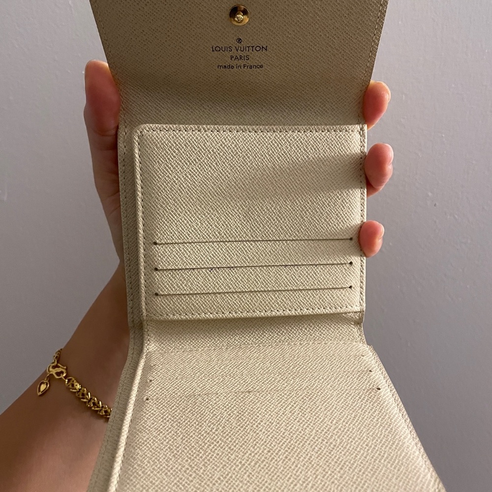 ❌SOLD❌Louis Vuitton Elise Wallet in Damier Azur - Picture 5 of 8